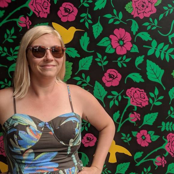 Meet your Posher, Amanda - Picture 1 of 1